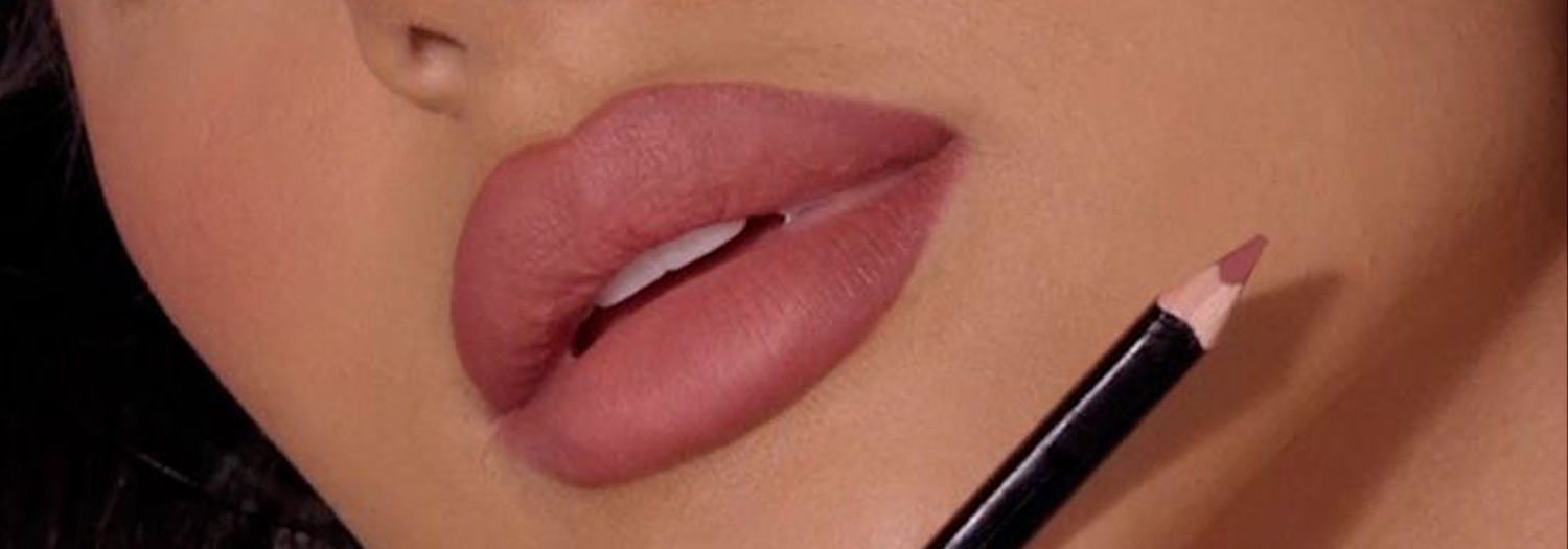 long-lasting-lip-liner